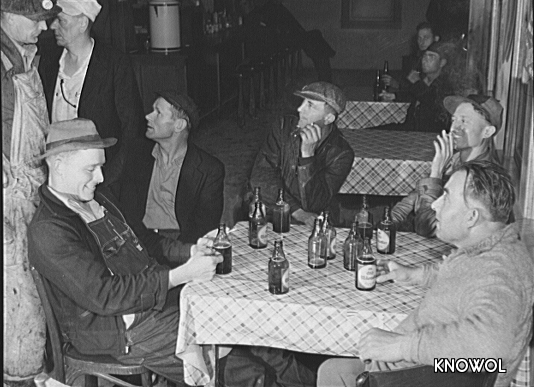 Finnish construction workers from New York who came to work in Florida.