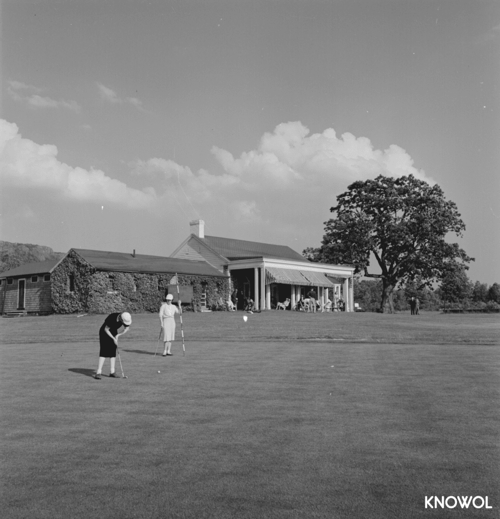 Historical picture of Southington Connecticut during WWII