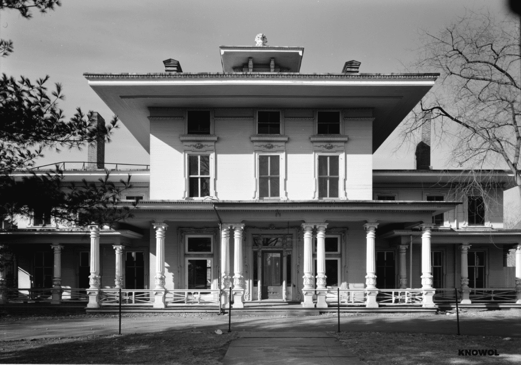 When Moses retired he left his business to his sons and returned to Wallingford to build the Moses Yale Beach House, where