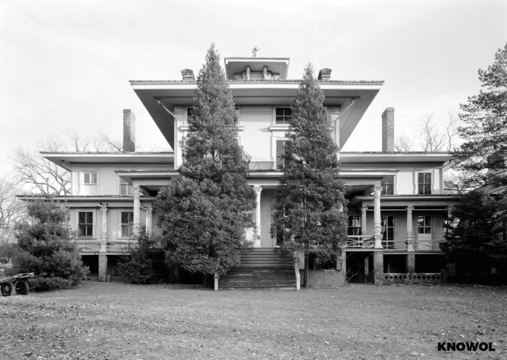 The homes designer, Henry Austin, was a prominent and prolific American architect from Hamden, Connecticut.