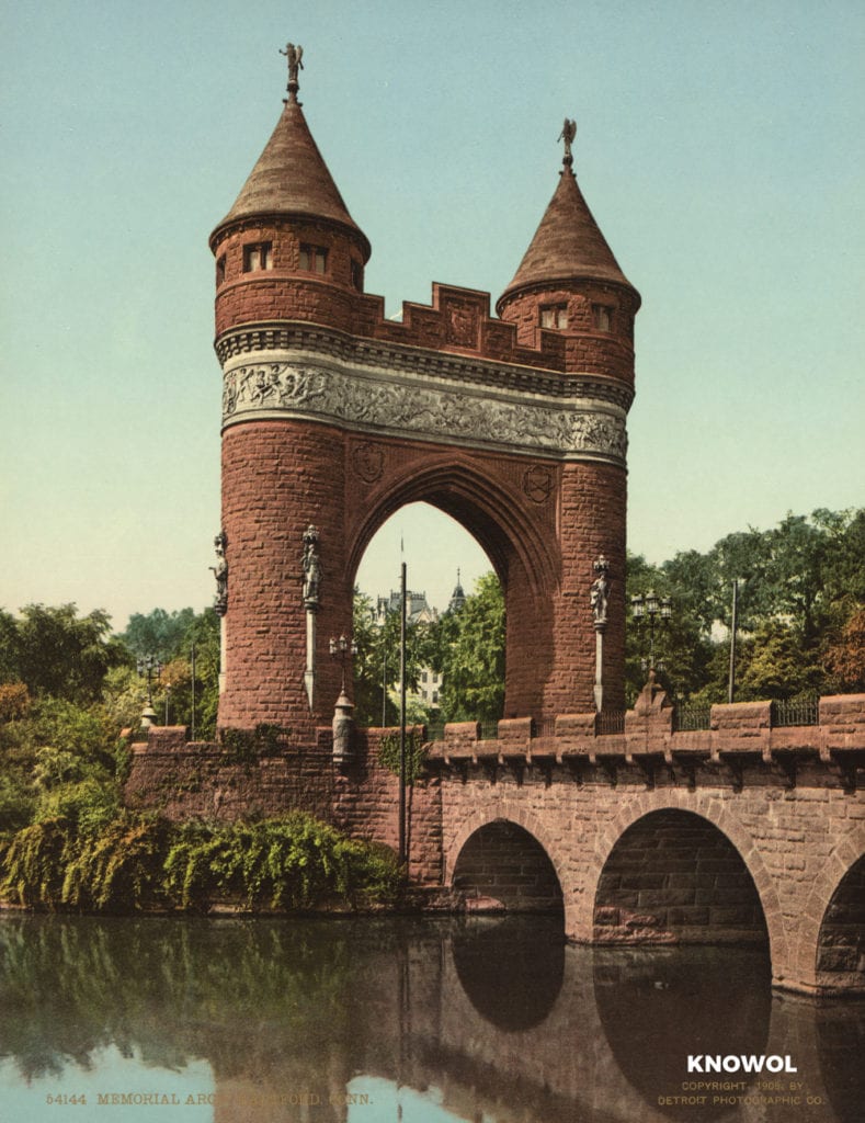 The tower statues was completed in 1894 Swiss-born sculptor Albert Entress (1846-1926).