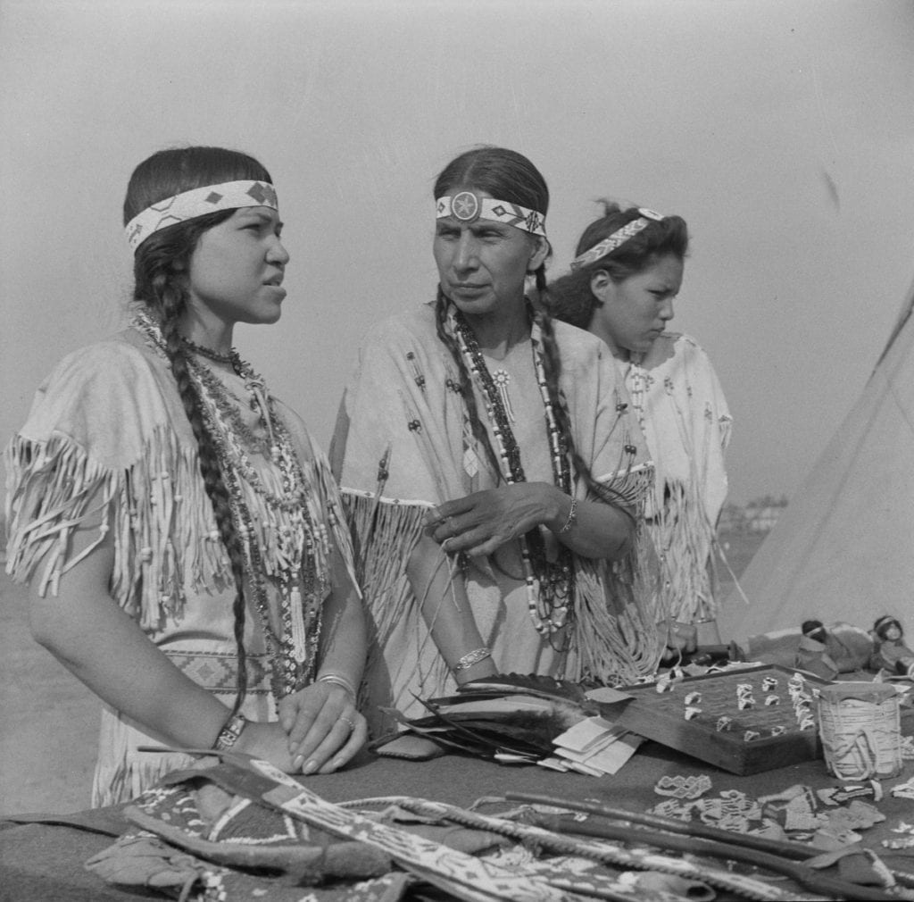 They were also selling commercial Indian curios.