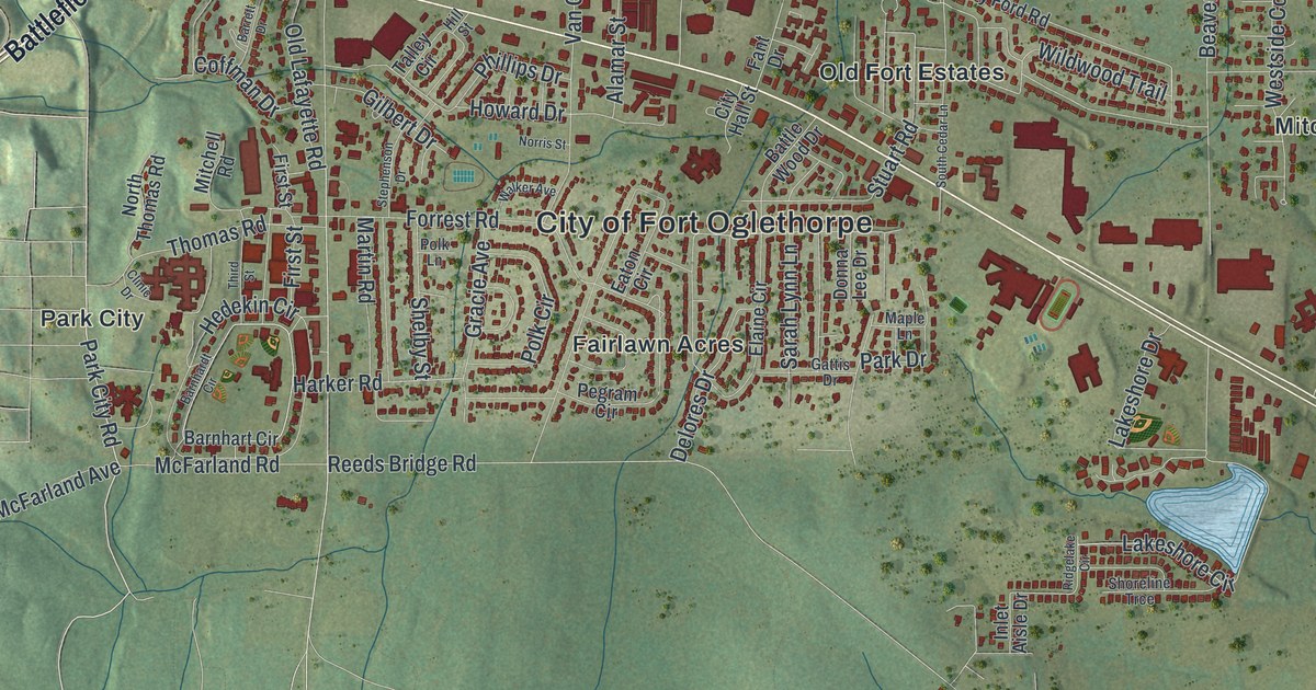 Close-up of streets and buildings in Fort Oglethorpe, Georgia