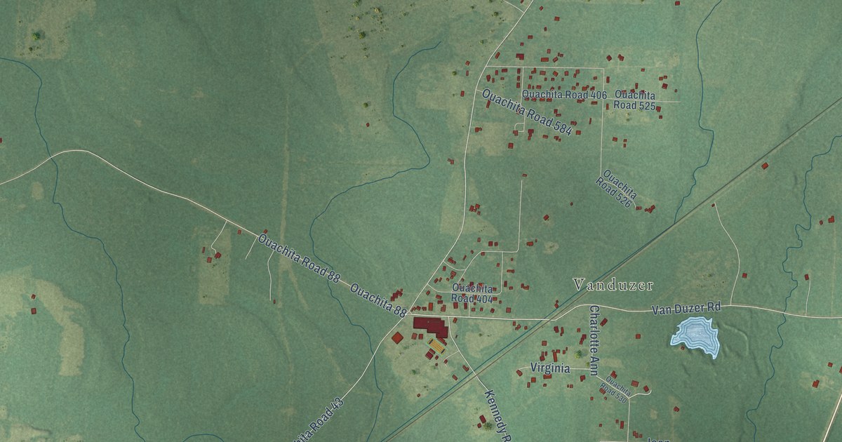 Close-up of streets and buildings in Harmony Grove, Arkansas