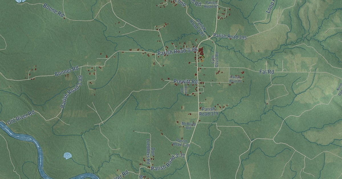 Close-up of streets and buildings in Evans, Louisiana