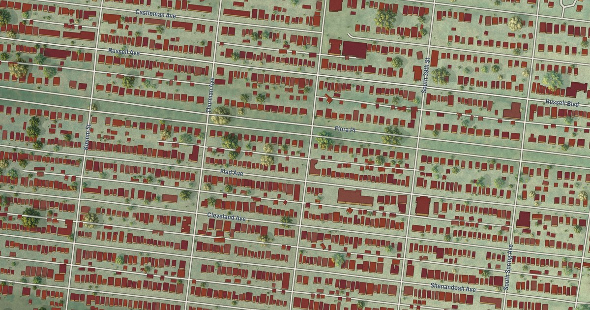Close-up of streets and buildings in Shaw, Missouri