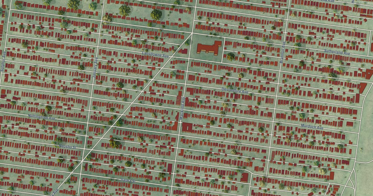 Close-up of streets and buildings in Southampton, Missouri