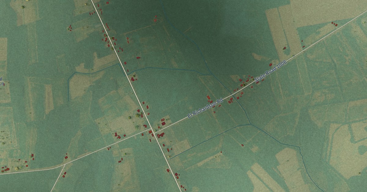 Close-up of streets and buildings in Nakina, North Carolina
