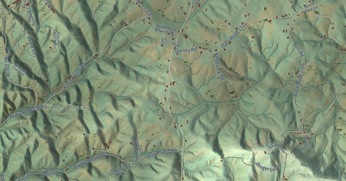 Close-up of streets and buildings in Piney Creek, North Carolina