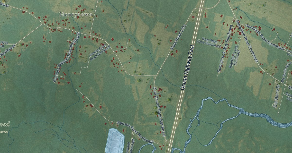 Close-up of streets and buildings in Town Creek, North Carolina